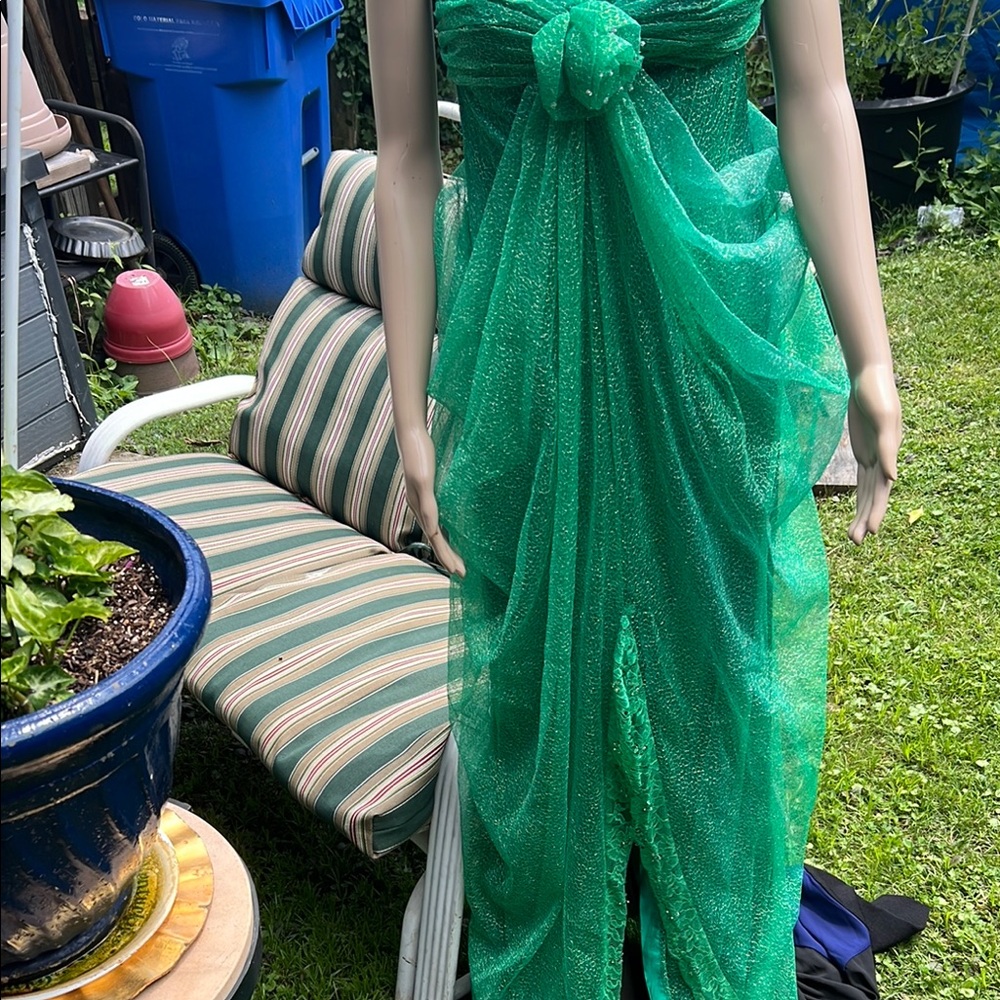 Elegant Green Evening Gown